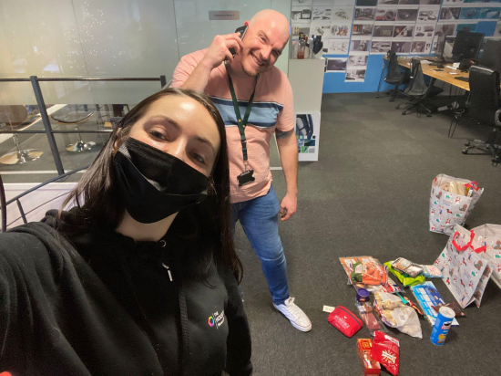 Packing Christmas hampers 2021